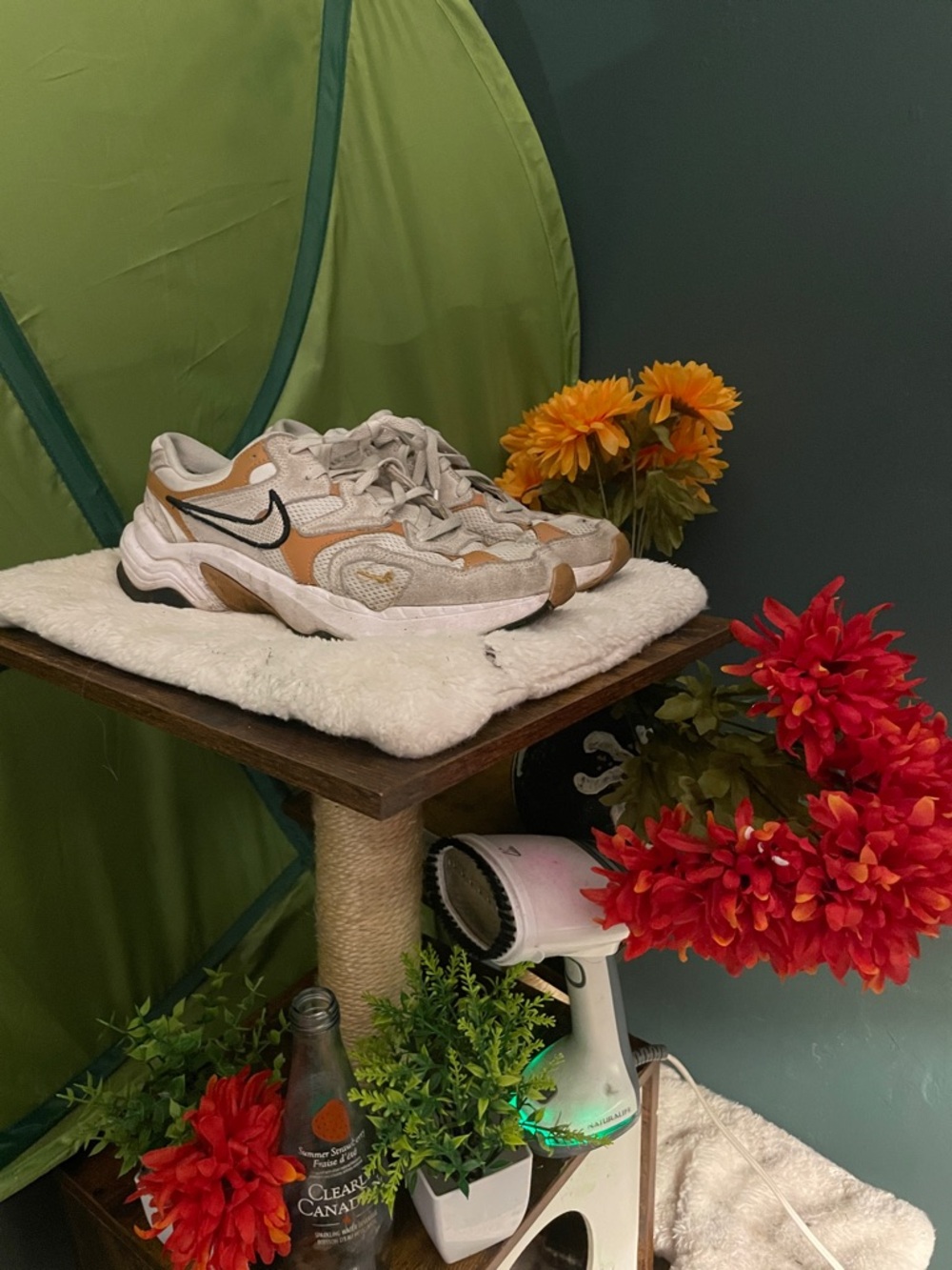 Nike Kids White and Tan Low-Top Sneakers with Black Swoosh